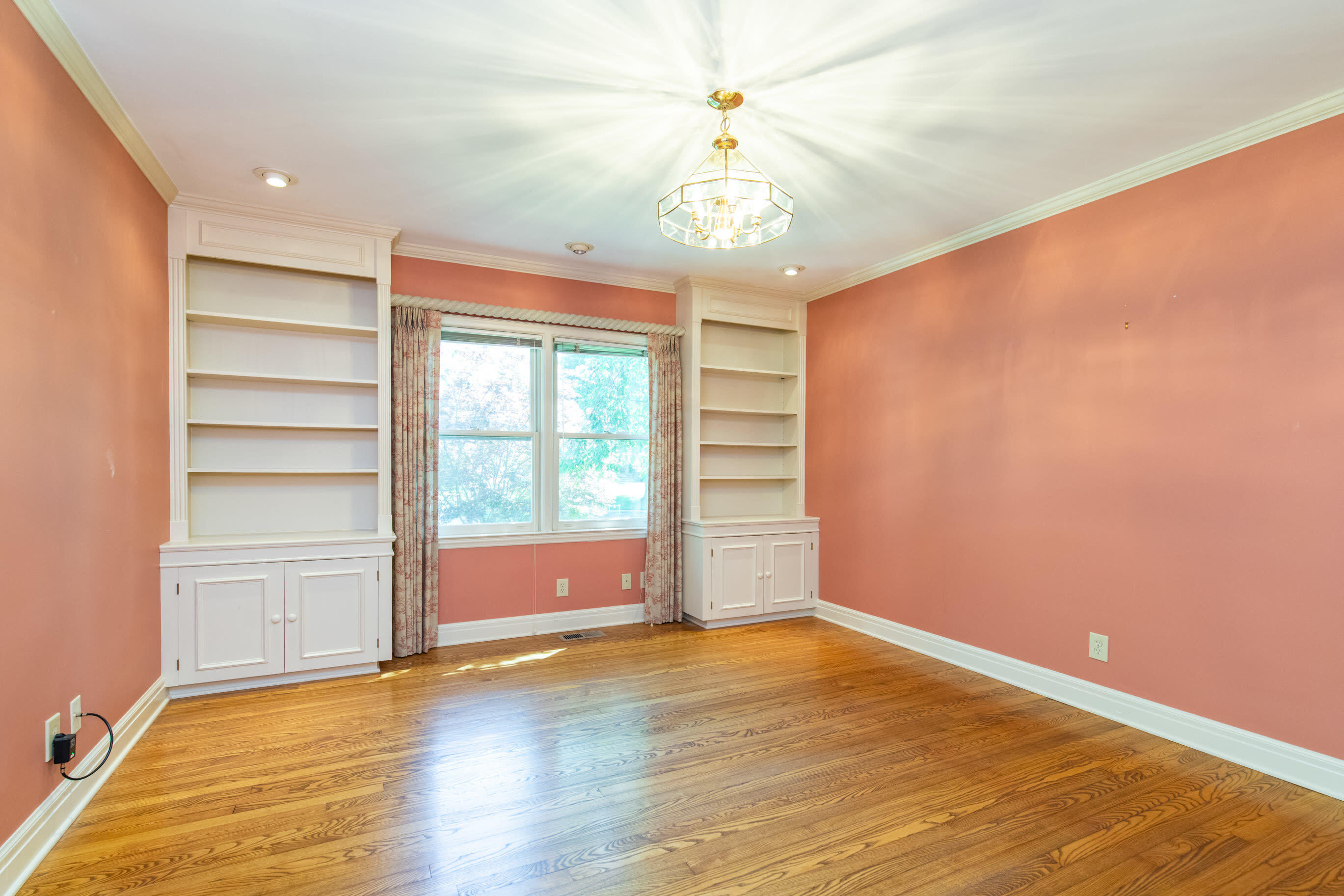 1213 Indian Mound Road Lexington, KY 40502 - Photo 32 of 48 20210623-1213-Indian-Mound-Rd-queen-real