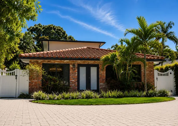 $2,399,000 | 702 South Atlantic Drive, Lantana, FL 33462