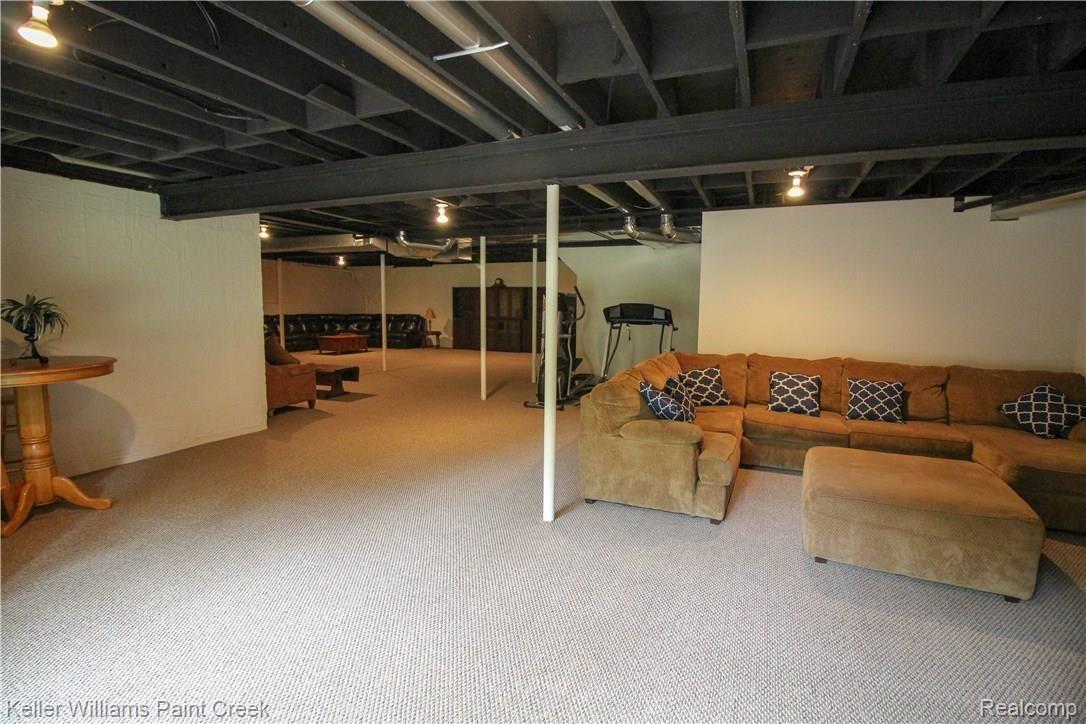5010 Old Mill Road Rochester, MI 48306 - Photo 55 of 72 5010 Old Mill (54 of 76).jpg