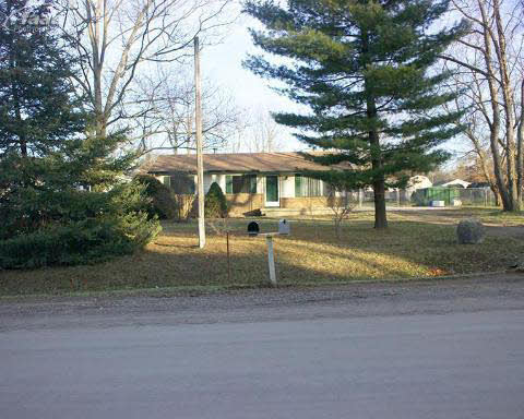7324 North Oak Road Davison, MI 48423 - Photo 4 of 42 20185352-3.JPG