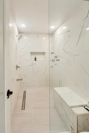 $876,000 | 26 The Court Of Island Point, Northbrook, IL 60062