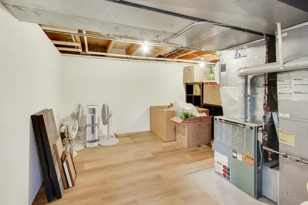 $876,000 | 26 The Court Of Island Point, Northbrook, IL 60062