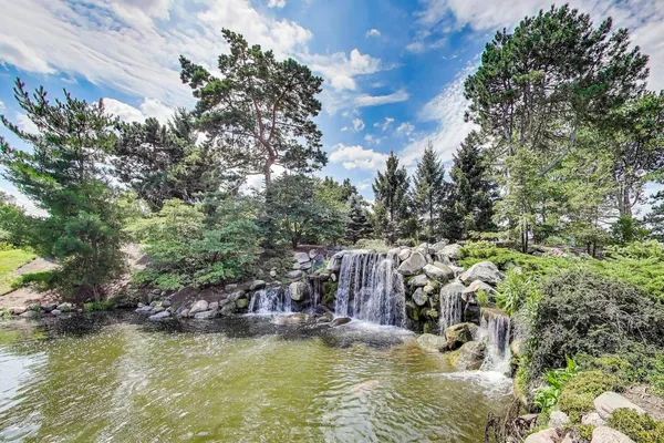 $876,000 | 26 The Court Of Island Point, Northbrook, IL 60062