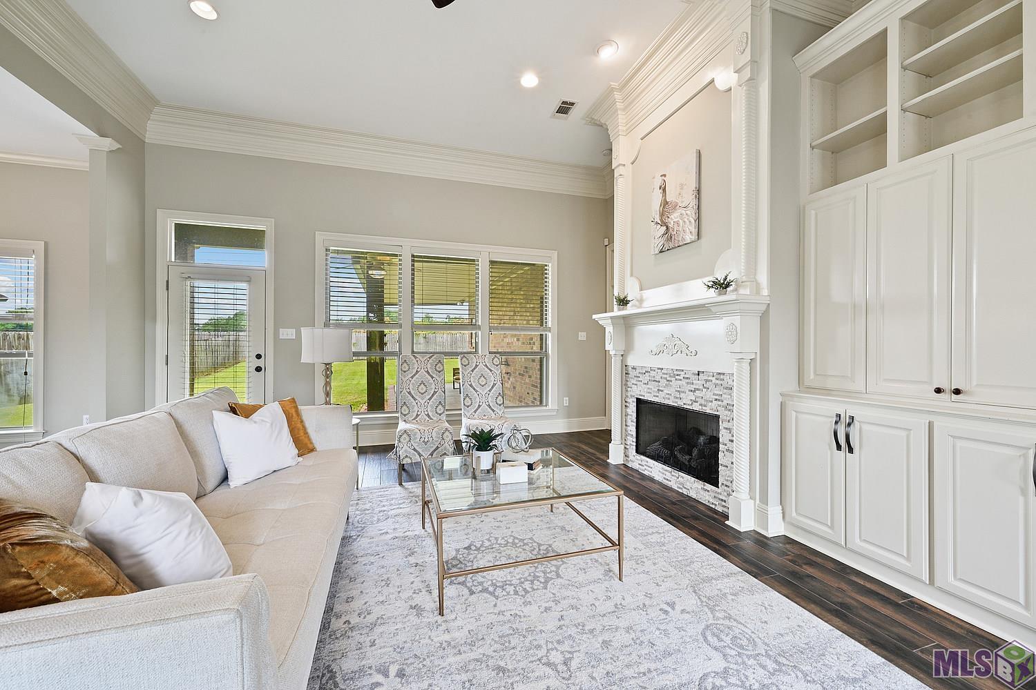 8854 Foxgate Drive Baton Rouge, LA 70809 - Photo 3 of 25 Gallery Image 3