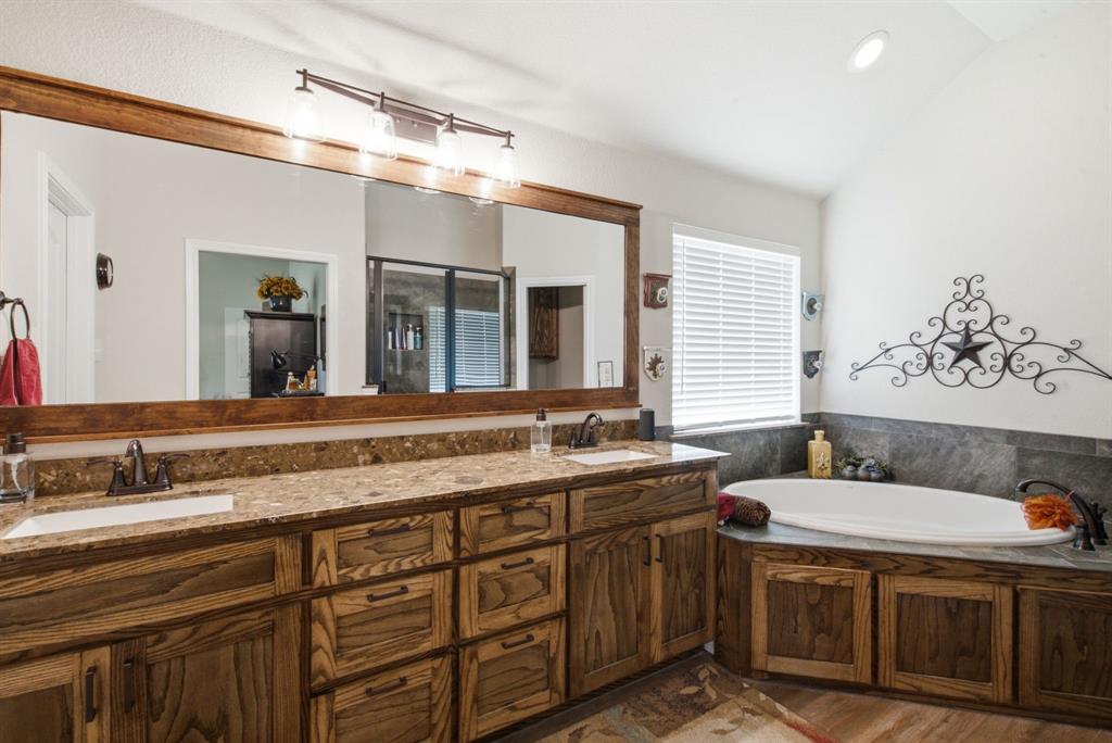 640 Sunfish Point Bluff Dale, TX 76433 - Photo 28 of 39 Primary bath