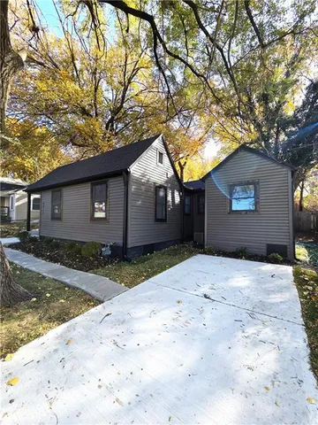 $285,000 | 4017 West 47th Street, Roeland Park, KS 66205