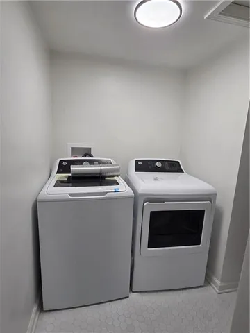 $285,000 | 4017 West 47th Street, Roeland Park, KS 66205