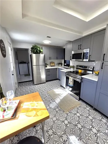 $285,000 | 4017 West 47th Street, Roeland Park, KS 66205