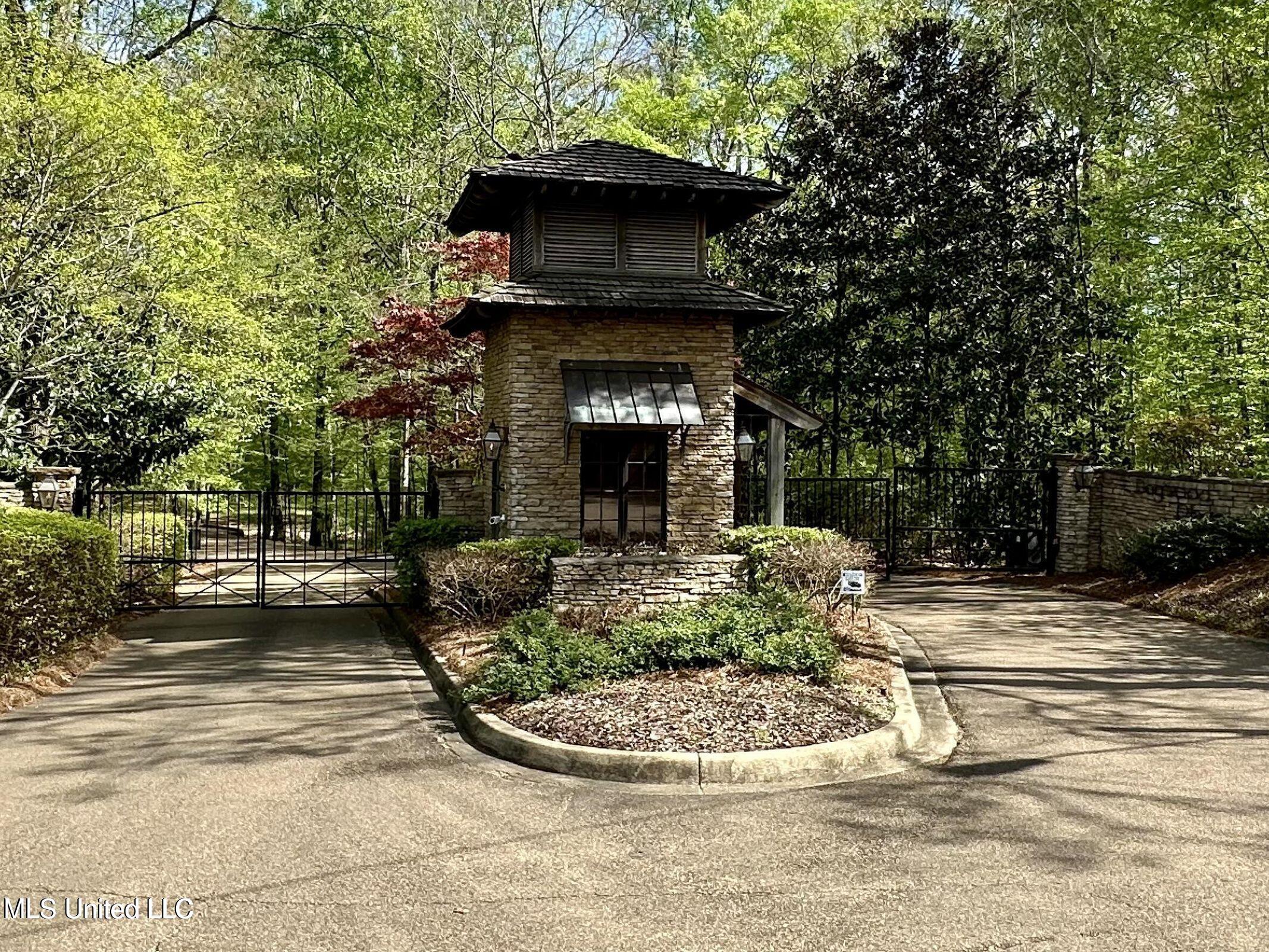 922 Brookhollow Court Flowood, MS 39232 - Photo 12 of 13 20250225161304644253000000-o