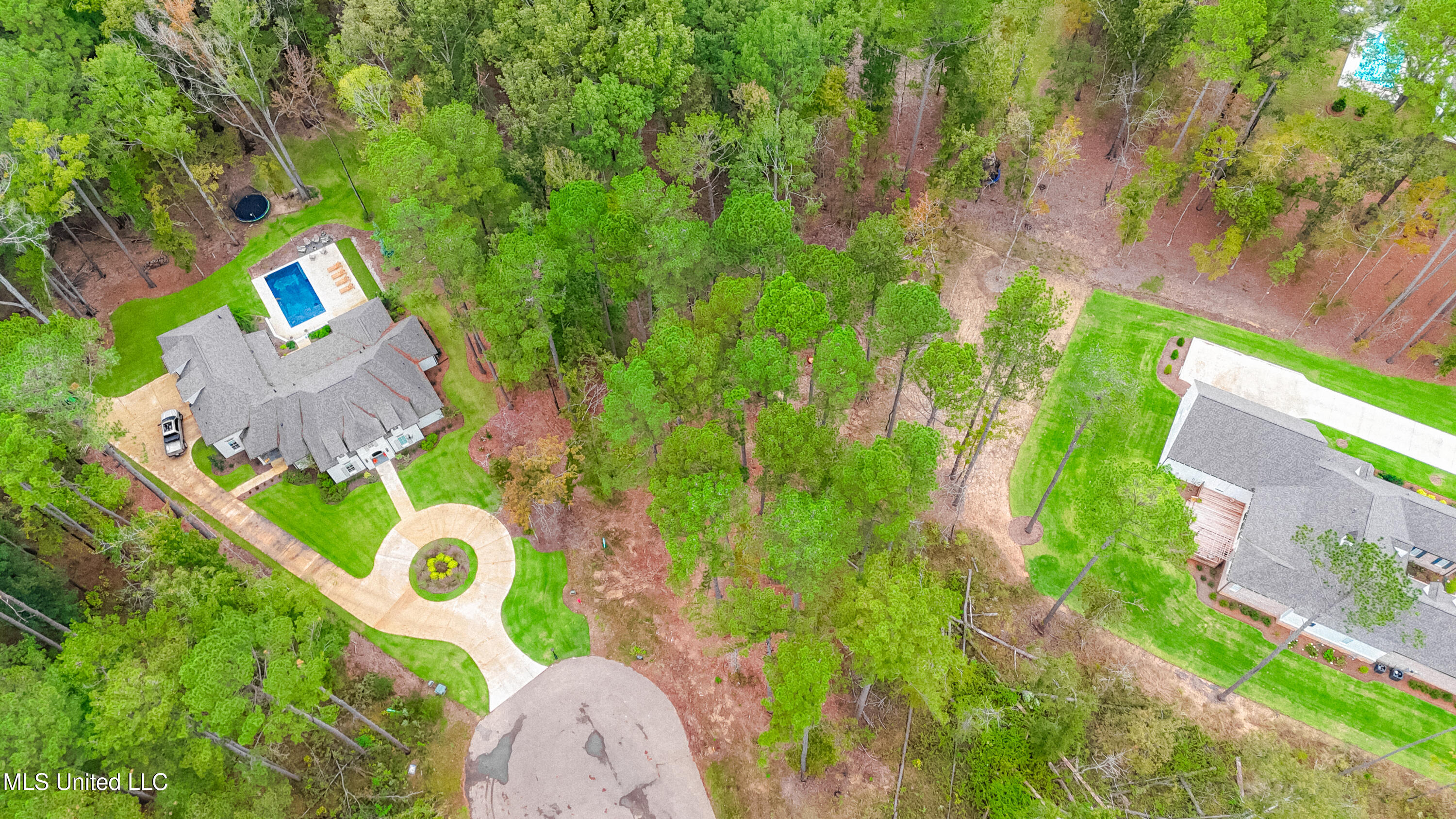 922 Brookhollow Court Flowood, MS 39232 - Photo 5 of 13 DJI_20251026142808_0020_D-2