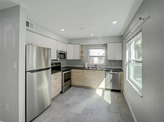 $2,000 | 1007 Sumner Boulevard, Unit C, Safety Harbor, FL 34695