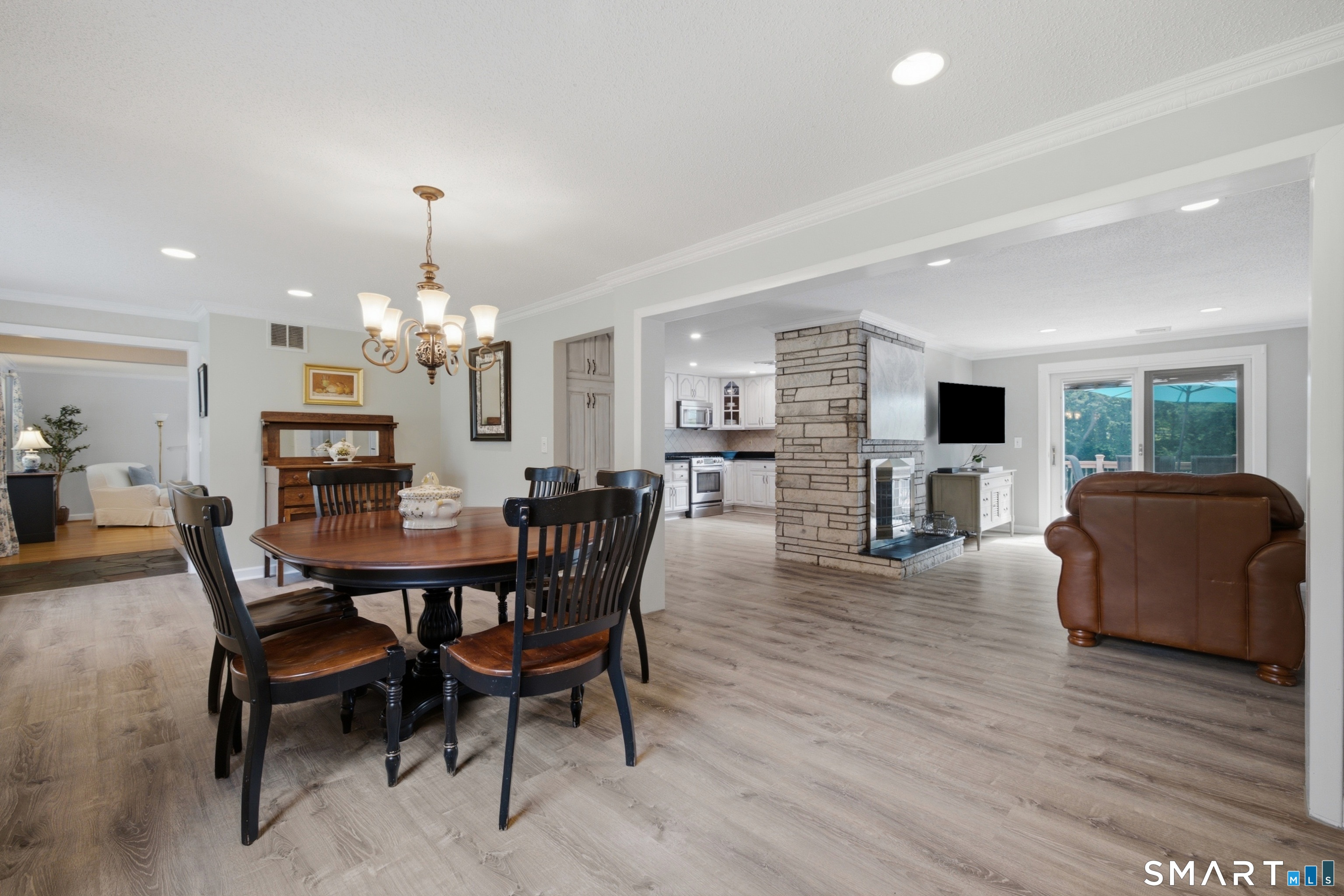 36 Willowbrook Road West Hartford, CT 06107 - Photo 12 of 38