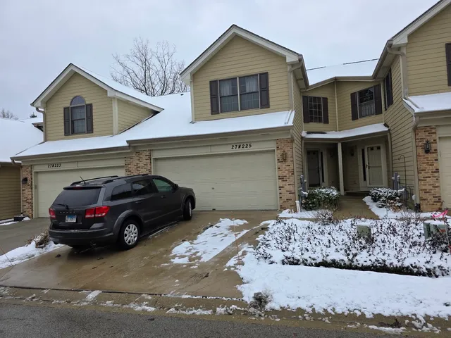 $394,900 | 27W225 Ash Court, Winfield, IL 60190