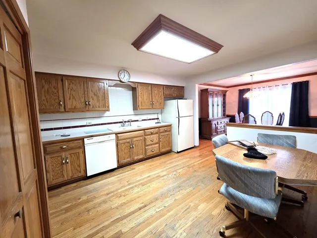 $394,900 | 27W225 Ash Court, Winfield, IL 60190