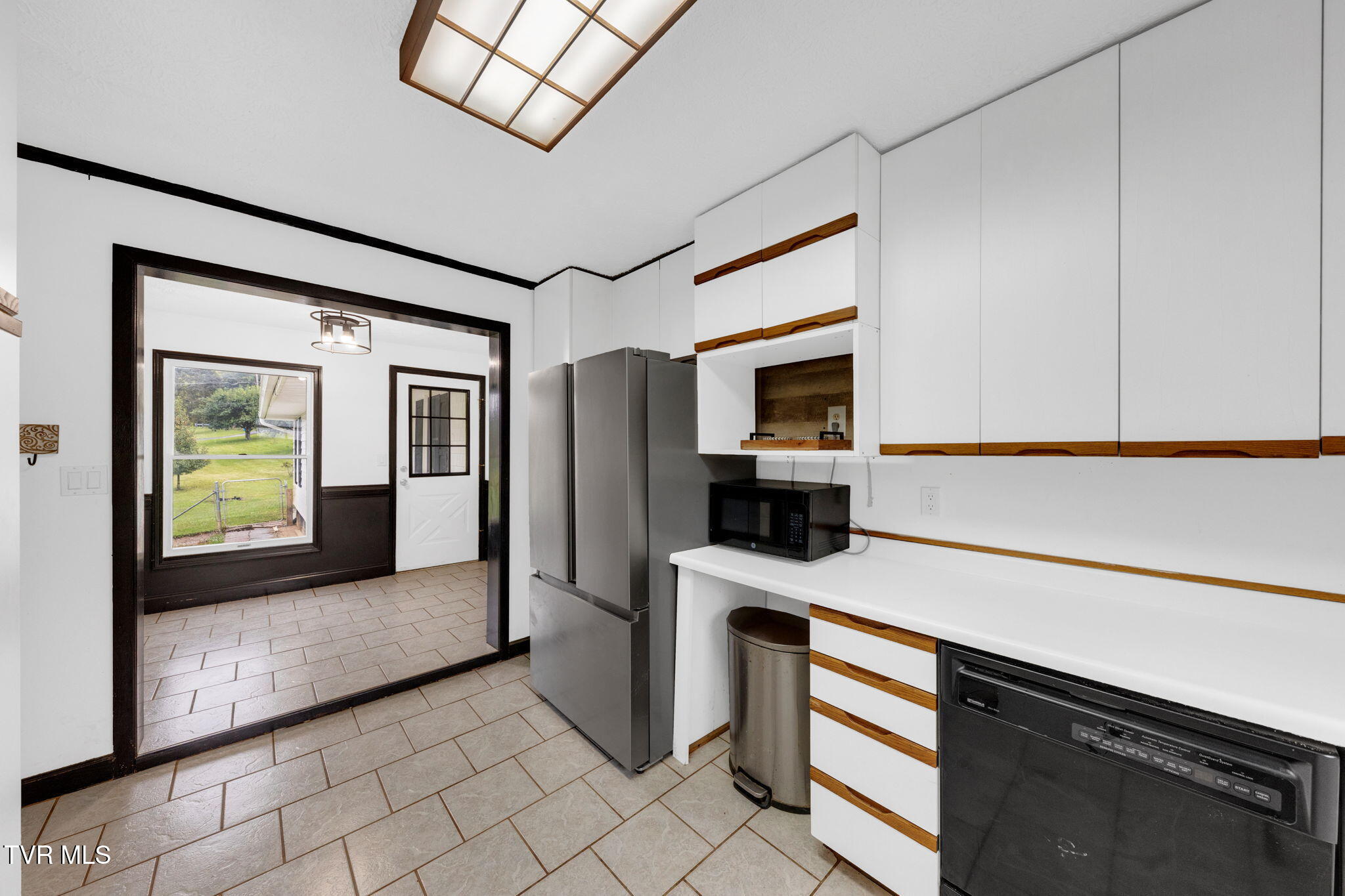 530 Deck Valley Road Bristol, TN 37620 - Photo 12 of 44 6-web-or-mls-M50A9678