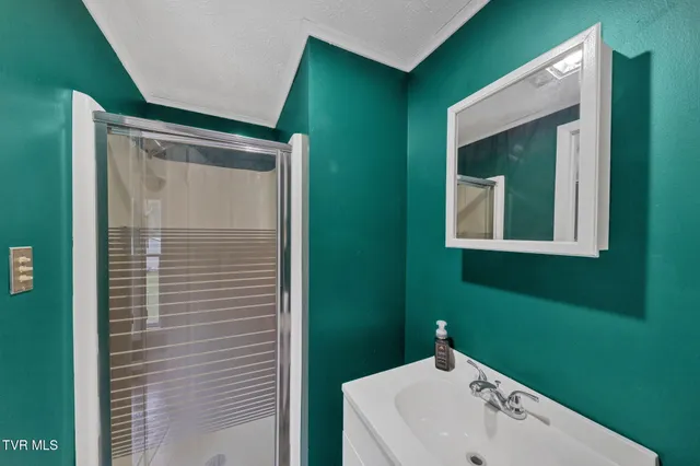 $275,000 | 530 Deck Valley Road, Bristol, TN 37620