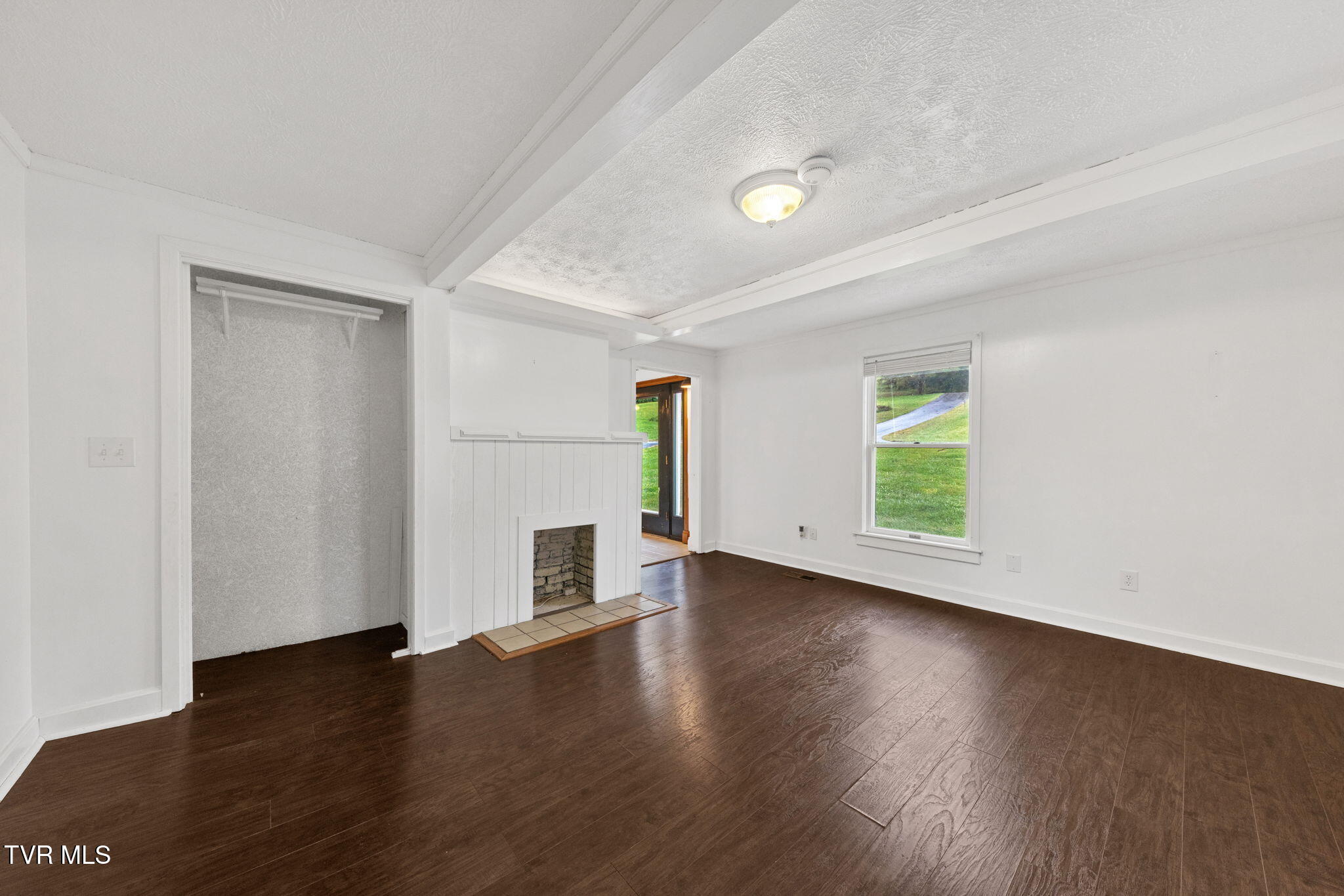 530 Deck Valley Road Bristol, TN 37620 - Photo 20 of 44 45-web-or-mls-M50A9606