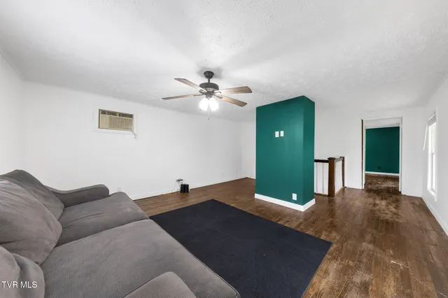 $275,000 | 530 Deck Valley Road, Bristol, TN 37620