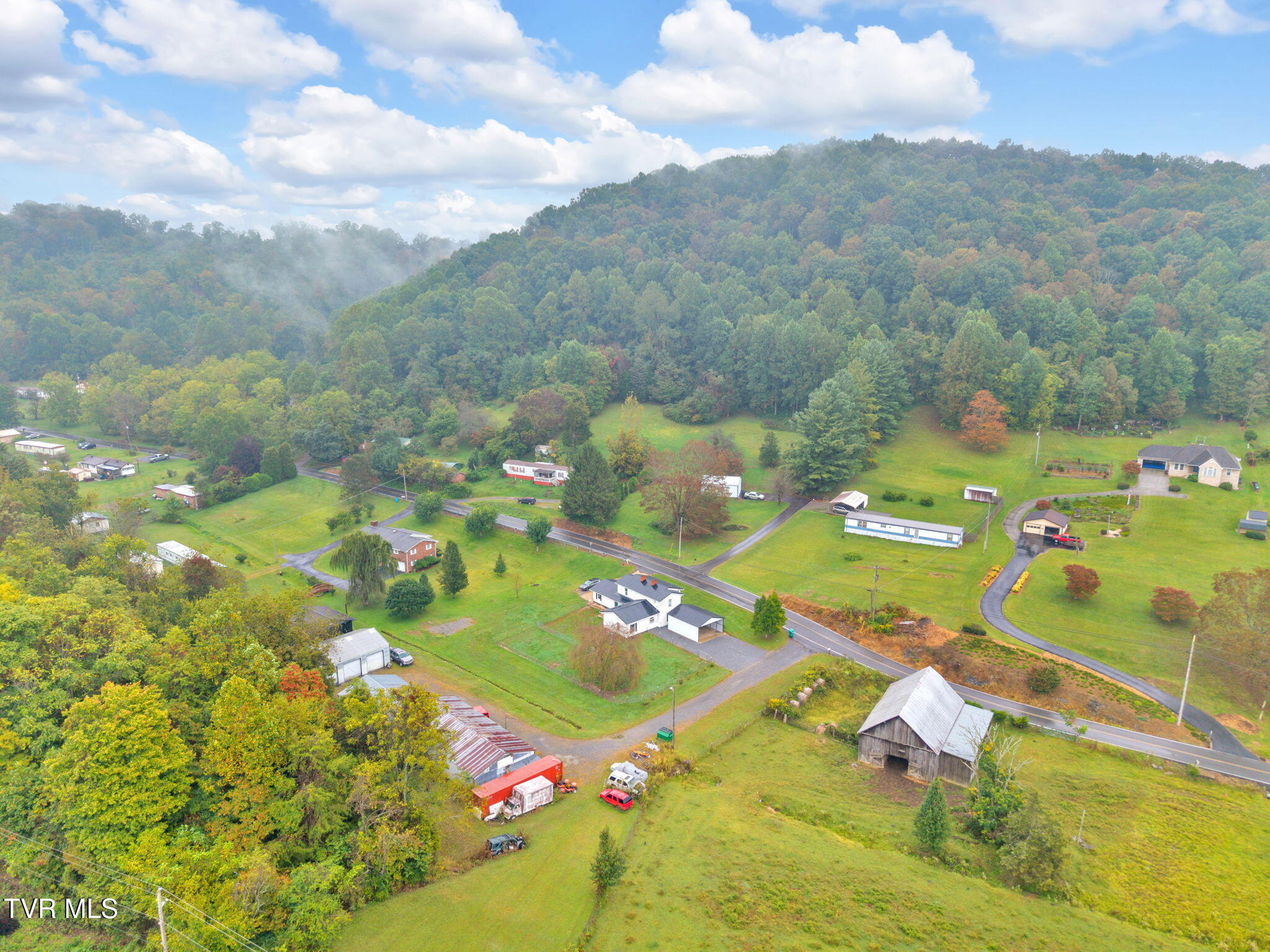 530 Deck Valley Road Bristol, TN 37620 - Photo 28 of 44 15-web-or-mls-DJI_20250924113015_0016_D