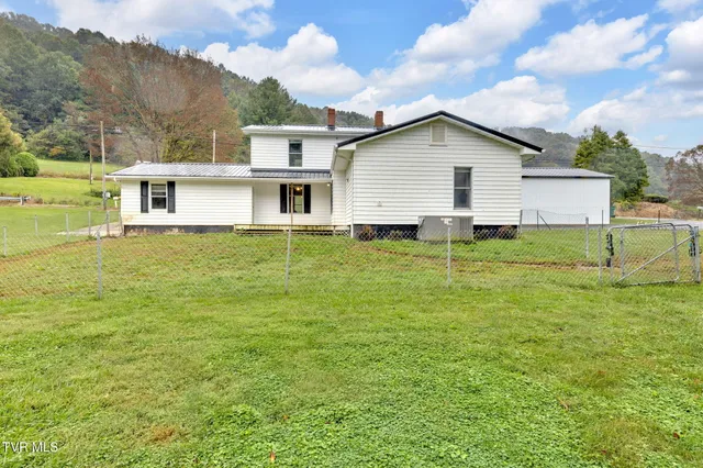 $275,000 | 530 Deck Valley Road, Bristol, TN 37620