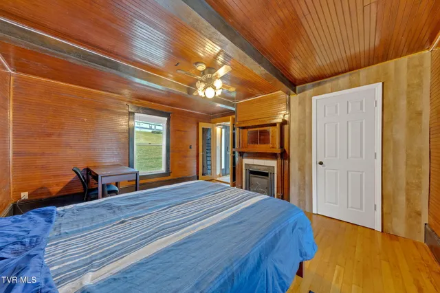 $275,000 | 530 Deck Valley Road, Bristol, TN 37620