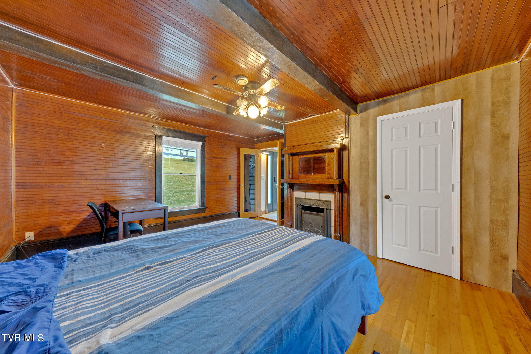 530 Deck Valley Road Bristol, TN 37620 - Photo 3 of 44 2-web-or-mls-M50A9597