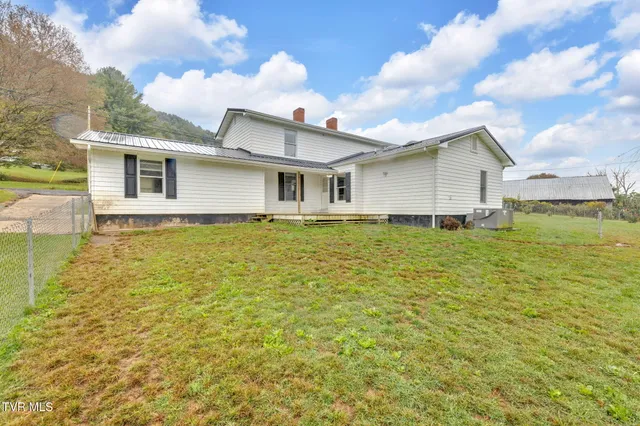 $275,000 | 530 Deck Valley Road, Bristol, TN 37620