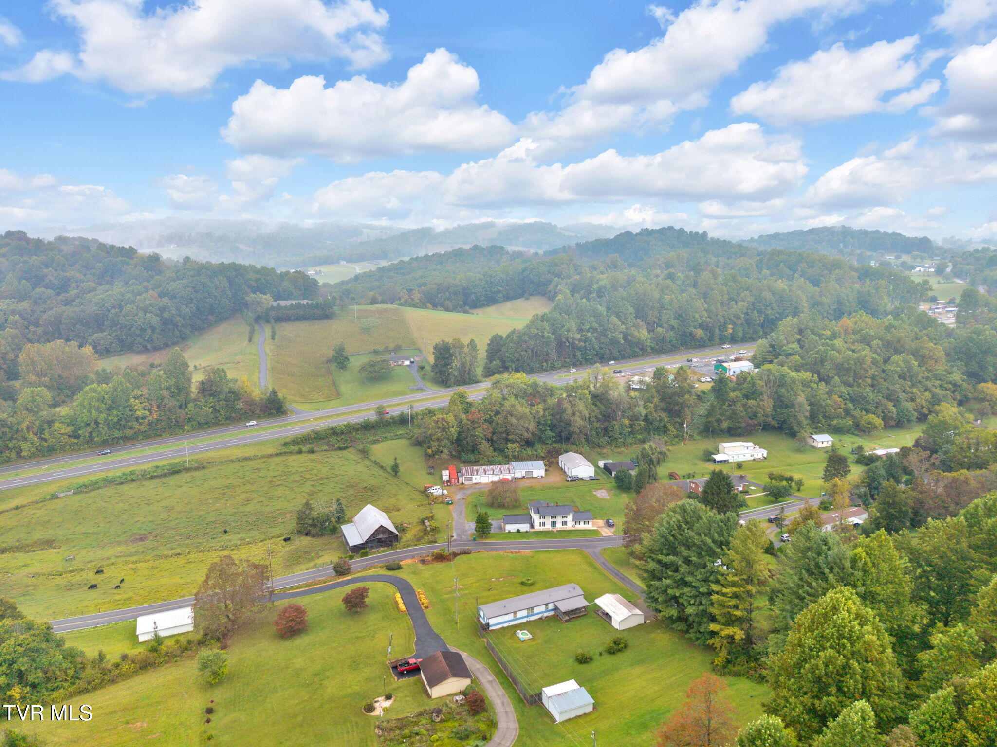 530 Deck Valley Road Bristol, TN 37620 - Photo 37 of 44 34-web-or-mls-DJI_20250924102736_0001_D