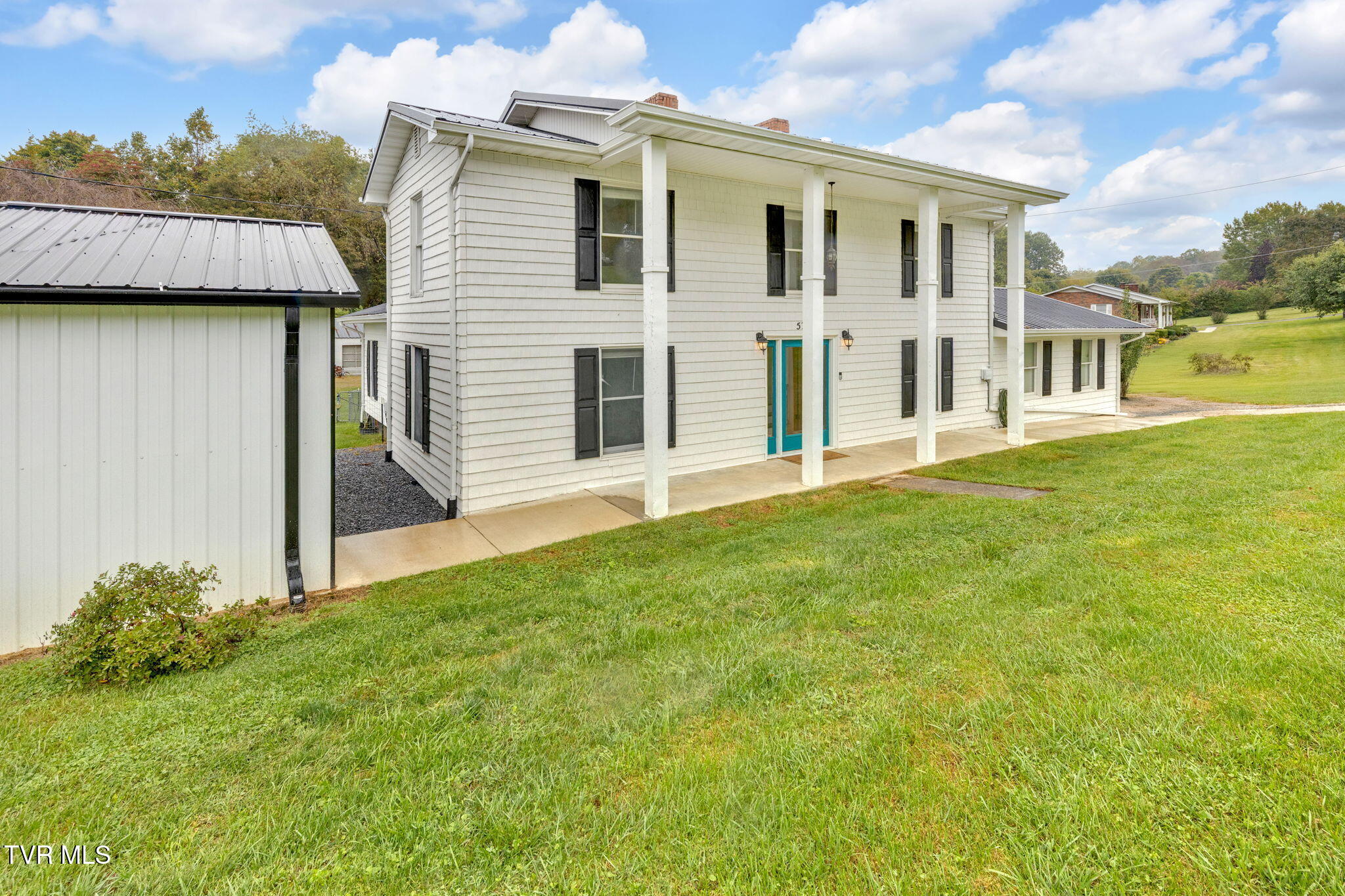 530 Deck Valley Road Bristol, TN 37620 - Photo 39 of 44 39-web-or-mls-M50A9708