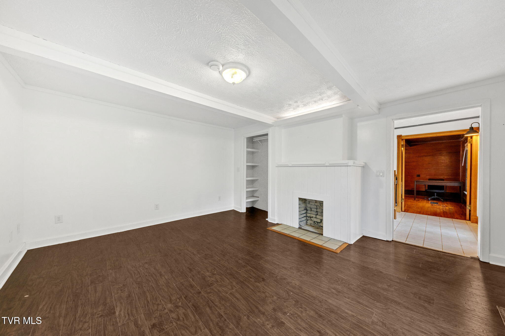 530 Deck Valley Road Bristol, TN 37620 - Photo 4 of 44 9-web-or-mls-M50A9609