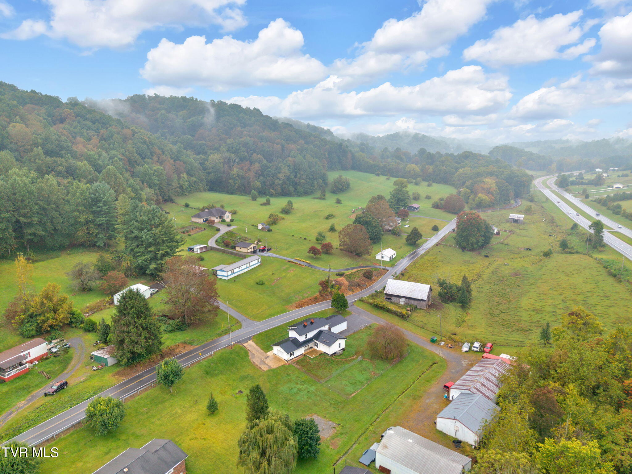 530 Deck Valley Road Bristol, TN 37620 - Photo 41 of 44 42-web-or-mls-DJI_20250924112931_0007_D