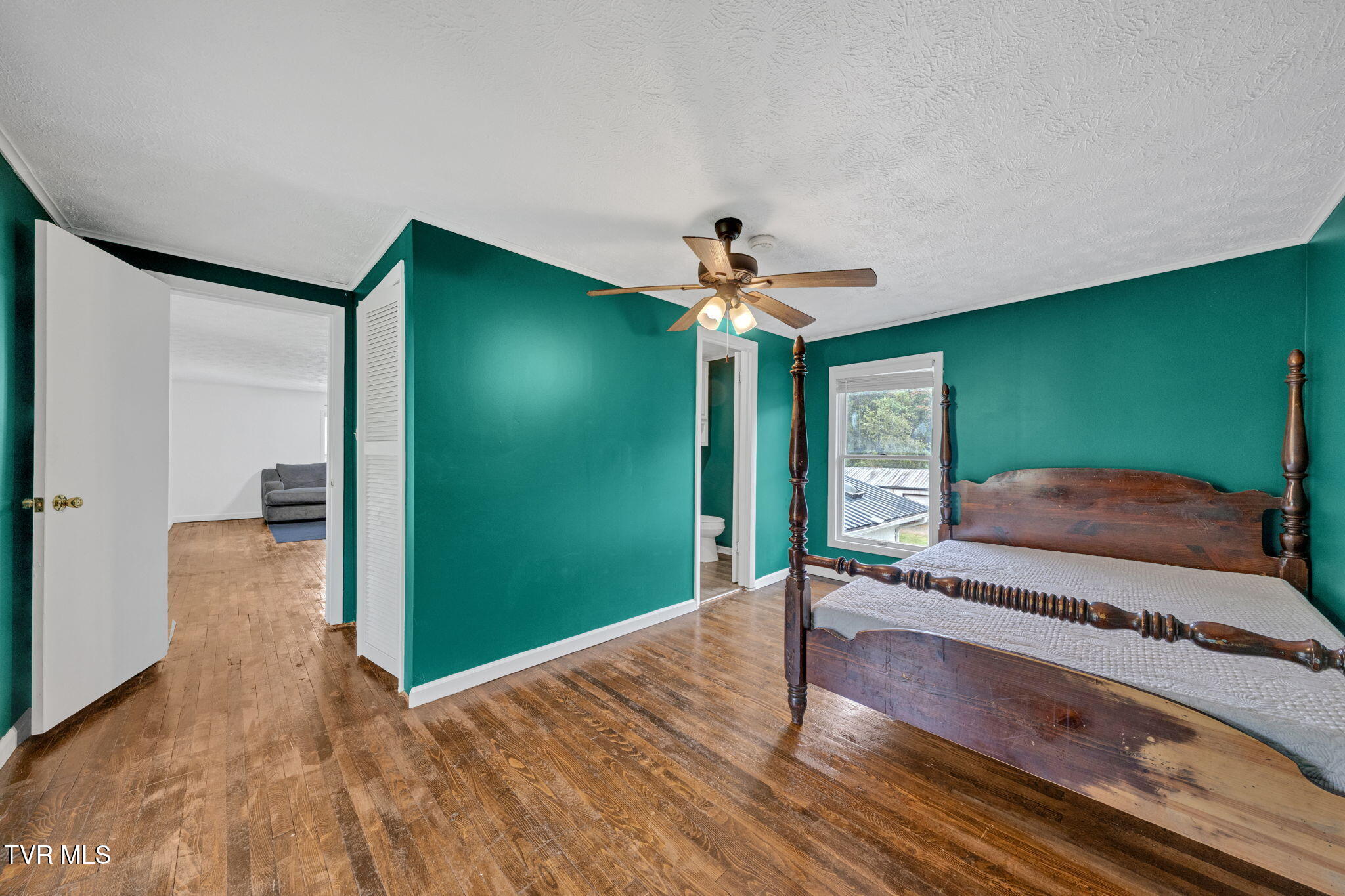 530 Deck Valley Road Bristol, TN 37620 - Photo 5 of 44 12-web-or-mls-M50A9657