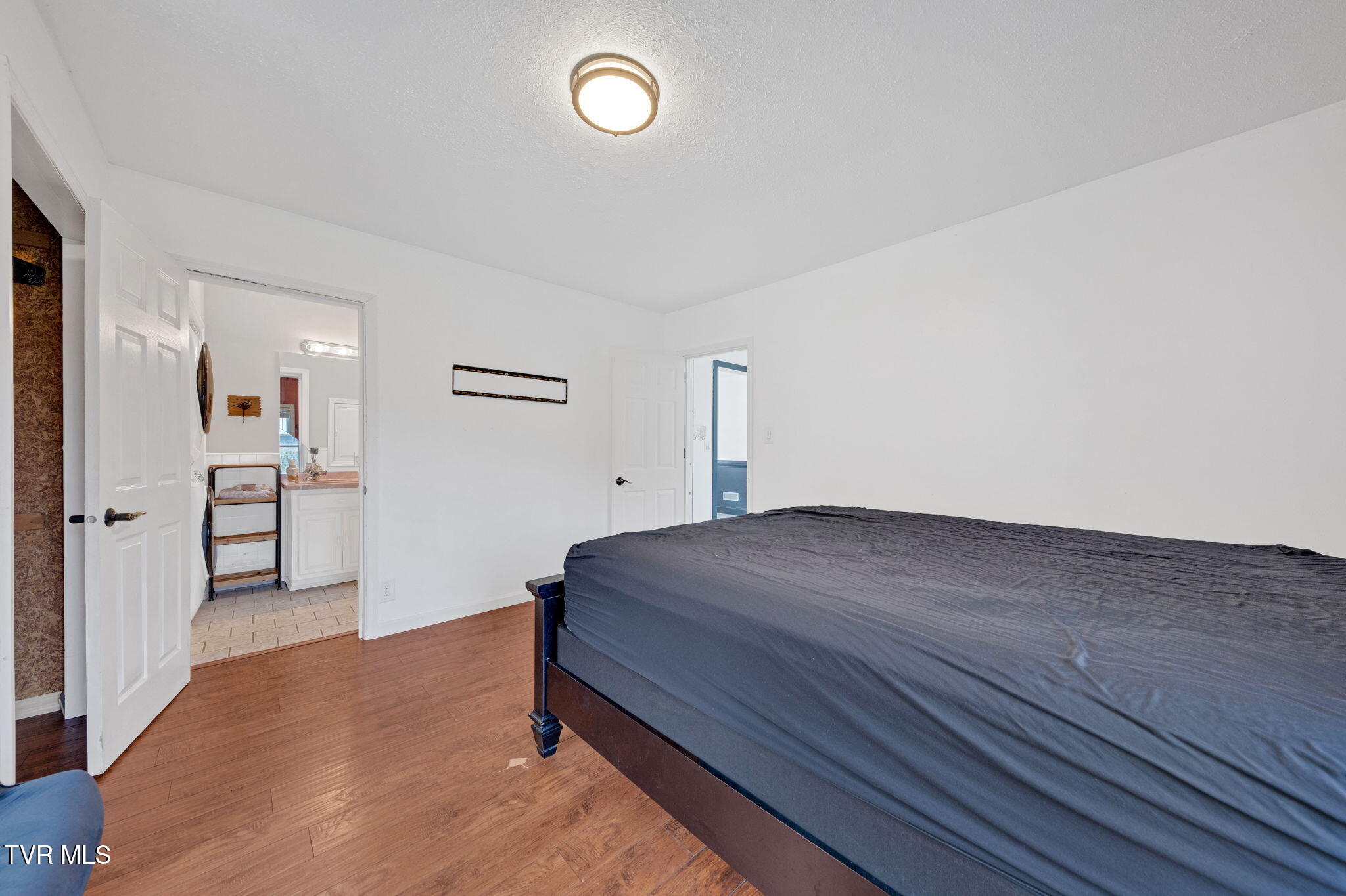 530 Deck Valley Road Bristol, TN 37620 - Photo 10 of 44 38-web-or-mls-M50A9630