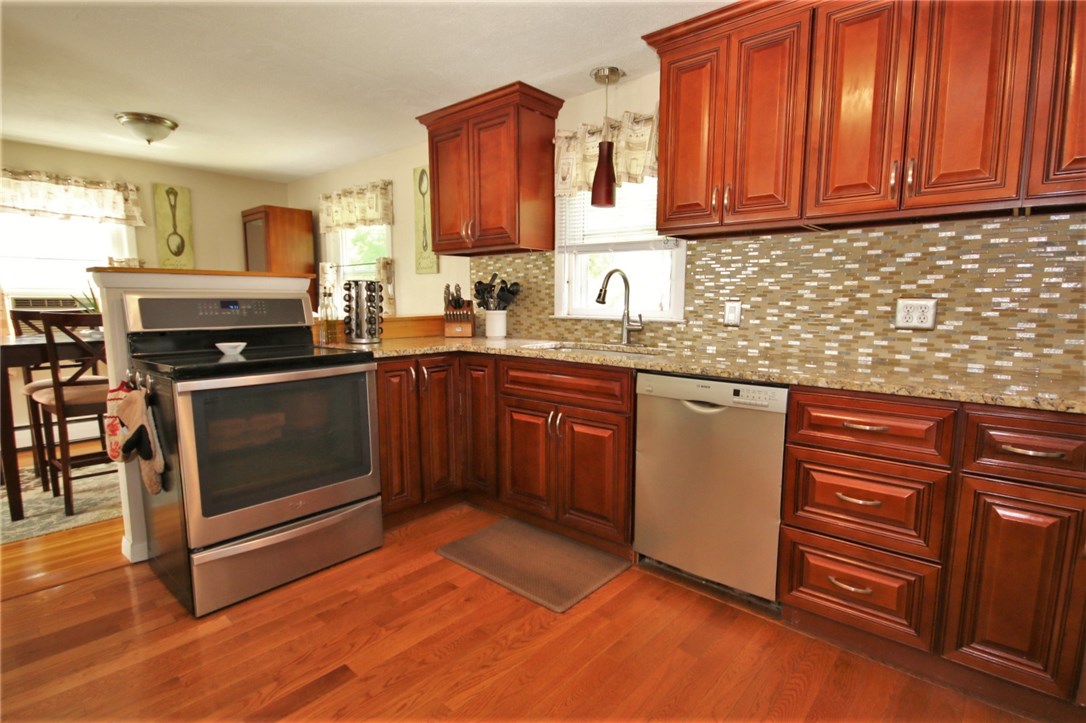 44 Deborah Road Warwick, RI 02888 - Photo 1 of 13 Gallery Image 1