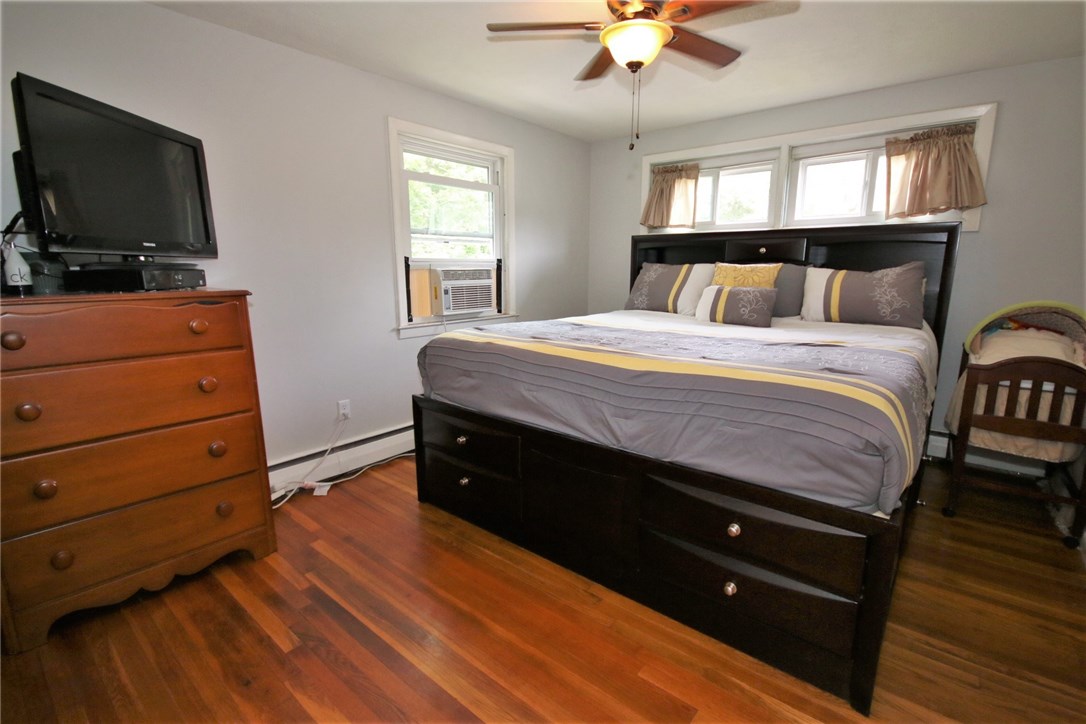 44 Deborah Road Warwick, RI 02888 - Photo 5 of 13 Gallery Image 5