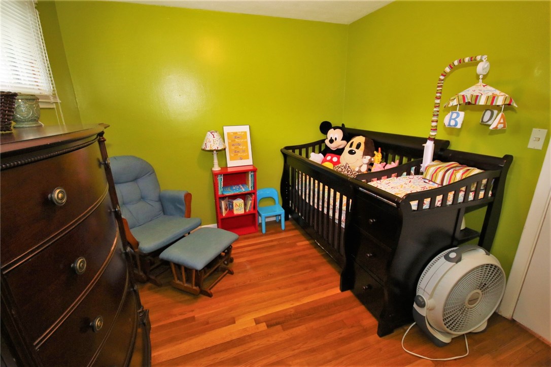 44 Deborah Road Warwick, RI 02888 - Photo 7 of 13 Gallery Image 7