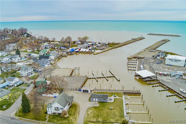 $525,000 | 1568 Water Street, Newfane, NY 14126