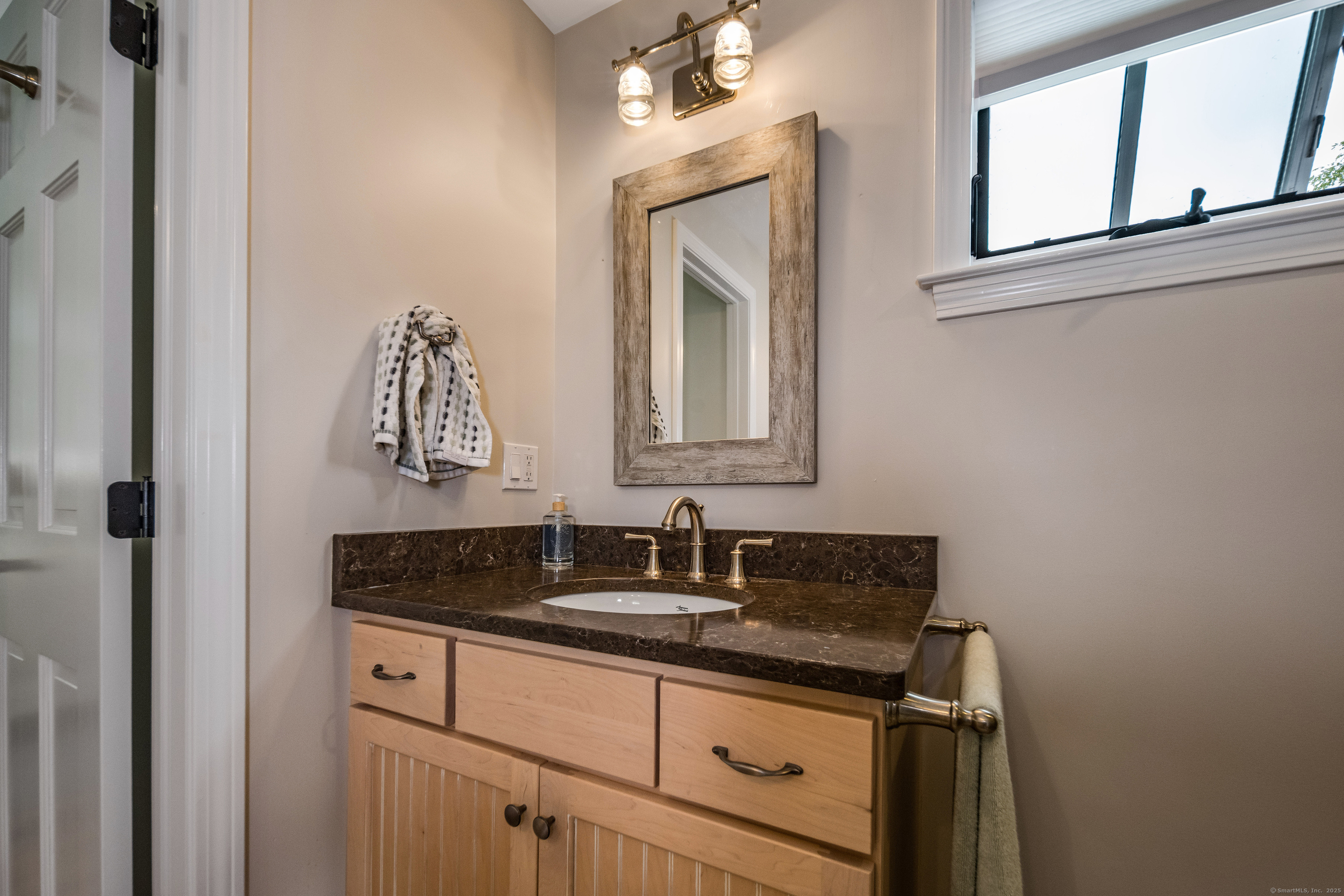 41 Liberty Street Madison, CT 06443 - Photo 23 of 36
