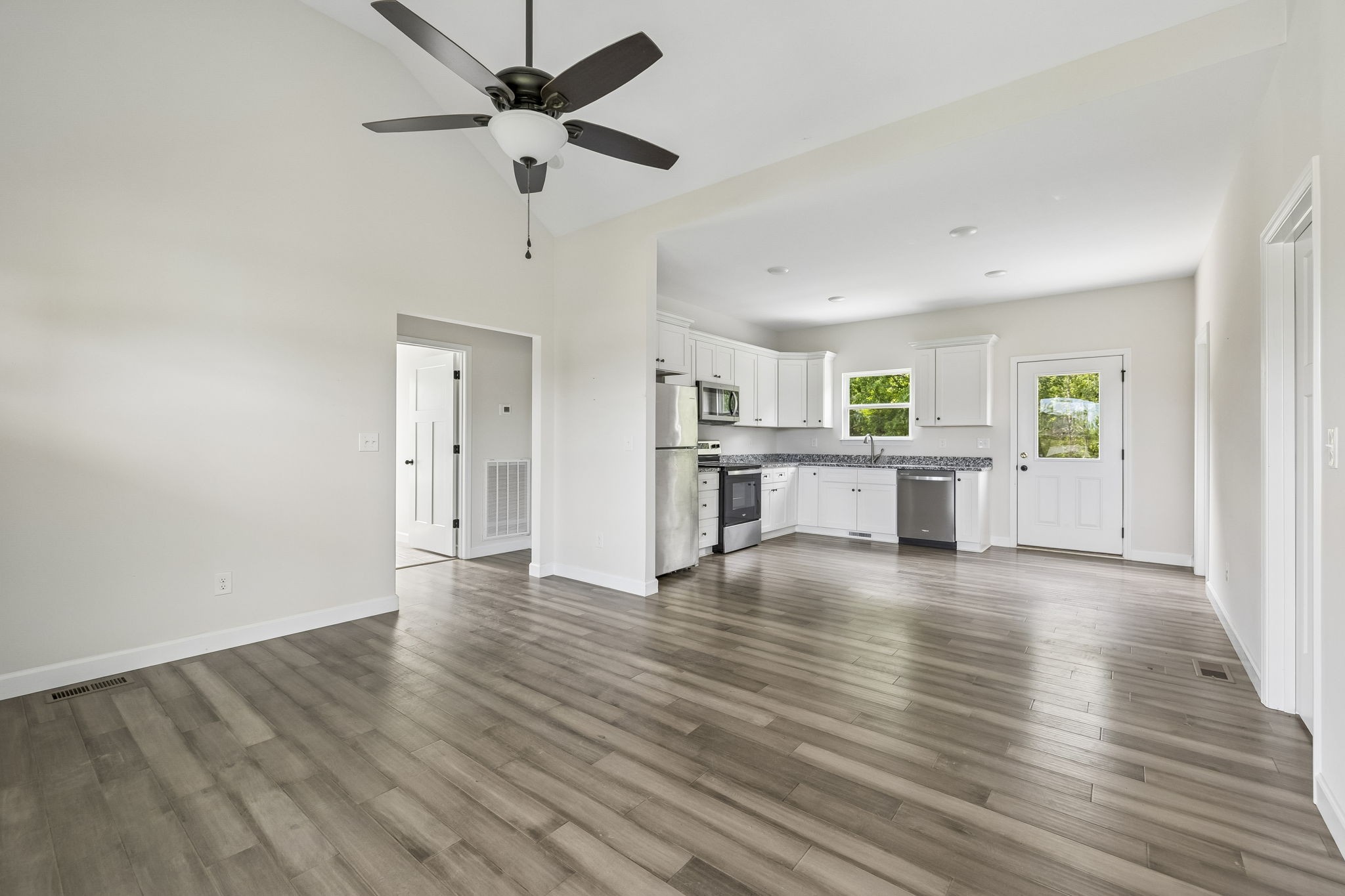 1162 Oak Grove Road Dickson, TN 37055 - Photo 8 of 38