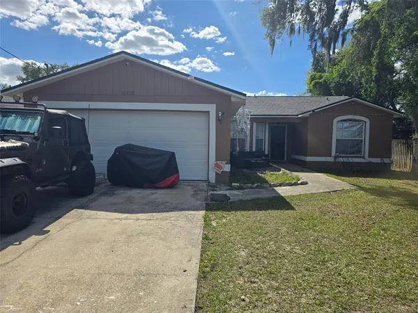 $2,400 | 10020 North Connechusett Road, Tampa, FL 33617