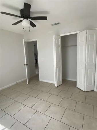 $2,400 | 10020 North Connechusett Road, Tampa, FL 33617
