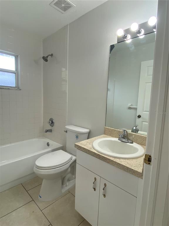 10020 North Connechusett Road Tampa, FL 33617 - Photo 12 of 15