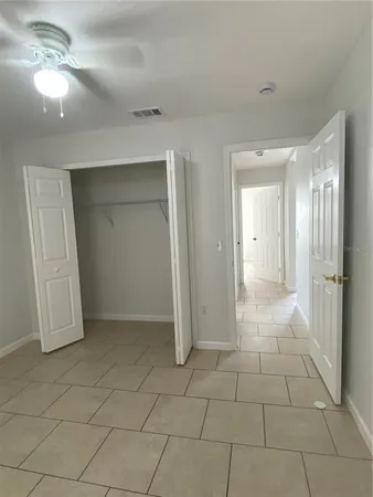 $2,400 | 10020 North Connechusett Road, Tampa, FL 33617