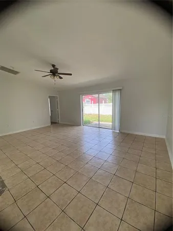 $2,400 | 10020 North Connechusett Road, Tampa, FL 33617