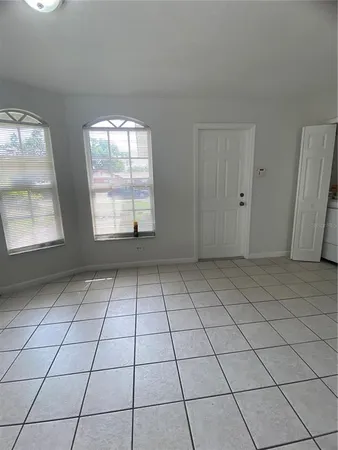 $2,400 | 10020 North Connechusett Road, Tampa, FL 33617
