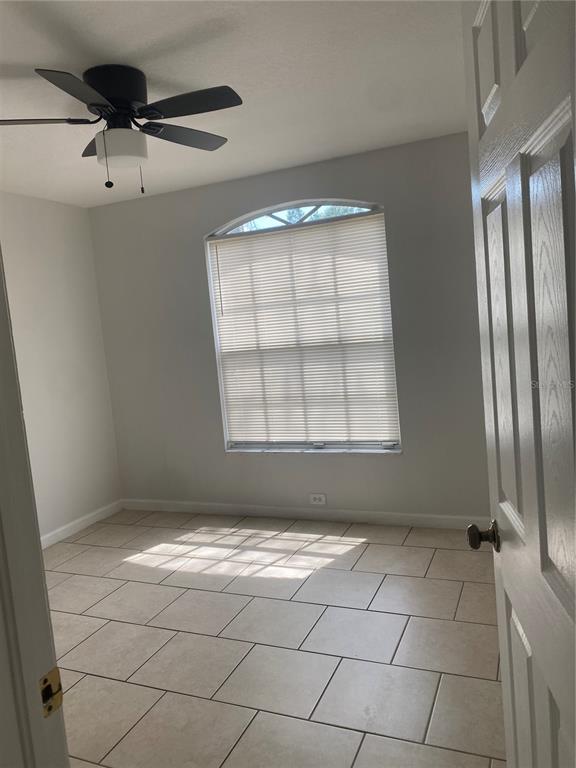 10020 North Connechusett Road Tampa, FL 33617 - Photo 10 of 15