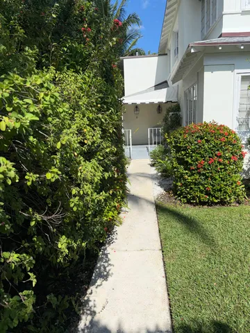 $3,950 | 301 Chilean Avenue, Unit 8, Palm Beach, FL 33480