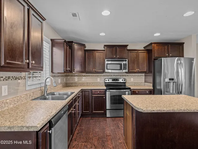 $324,900 | 835 Solomon Drive, Jacksonville, NC 28546