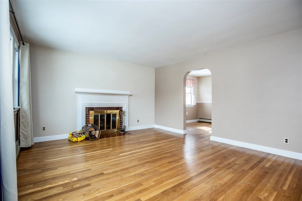 2 Bradford Road Burlington, MA 01803 - Photo 4 of 34 Gallery Image 4