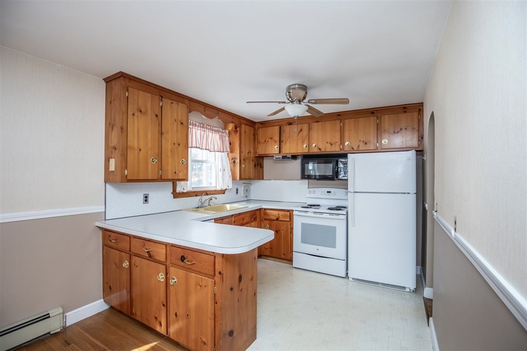 2 Bradford Road Burlington, MA 01803 - Photo 7 of 34 Gallery Image 7